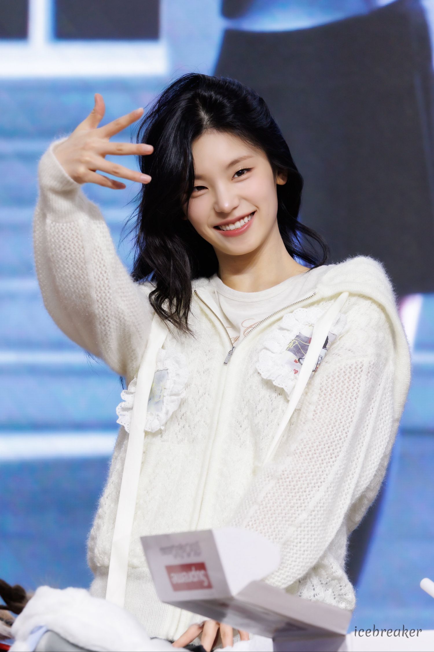 Latest photo of Yeji (ITZY)