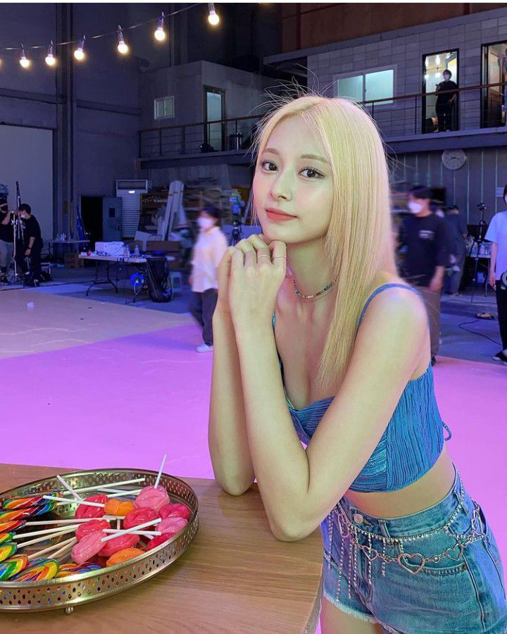 Potret di balik layar Tzuyu (TWICE)