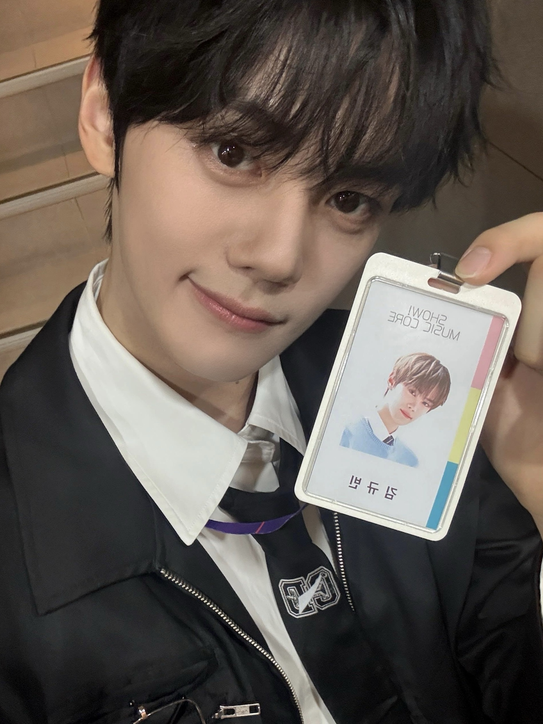 A moment captured by Kim Gyuvin (ZEROBASEONE)'s fan