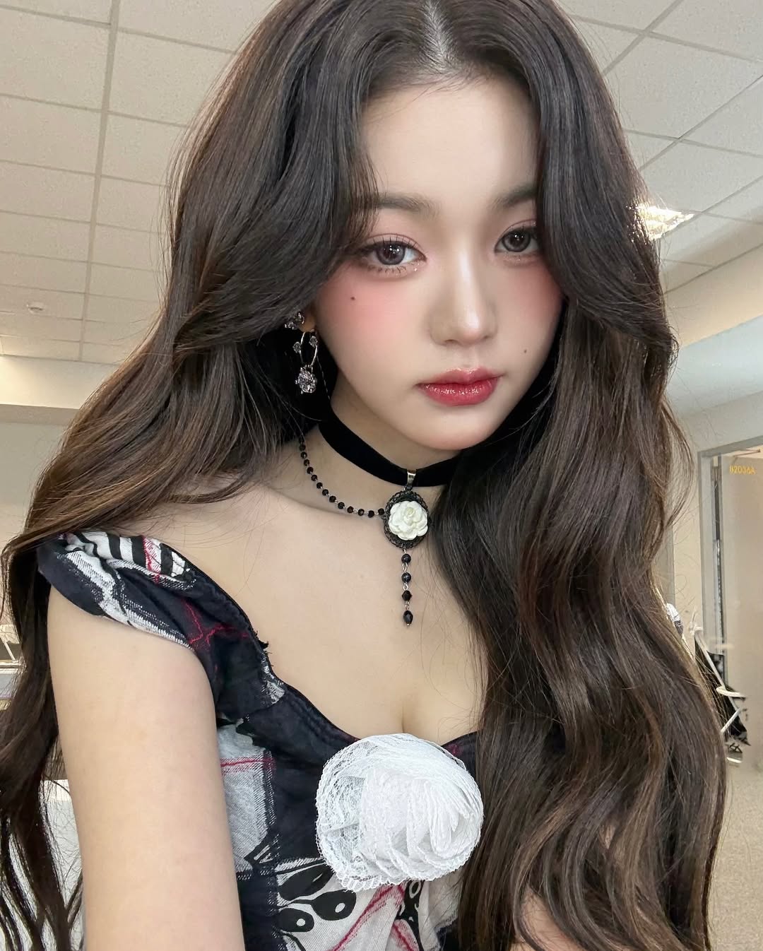 A moment captured by IZ*ONE's fan