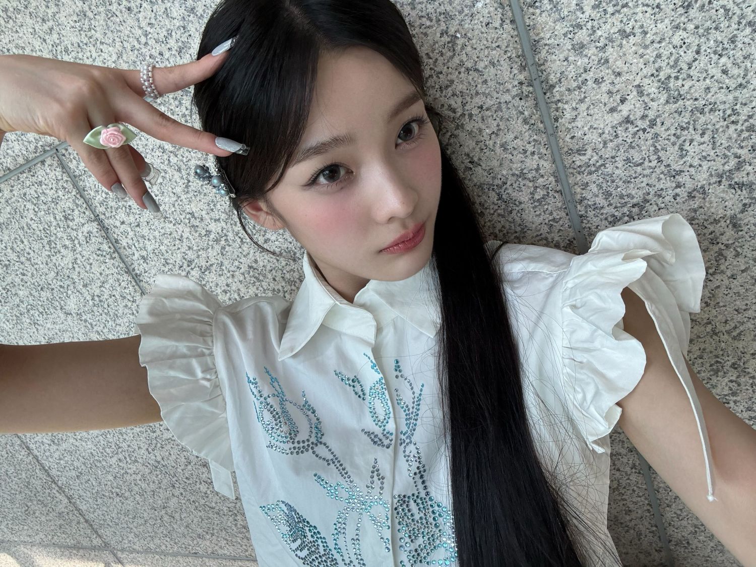 Iroha (ILLIT)的幕後花絮