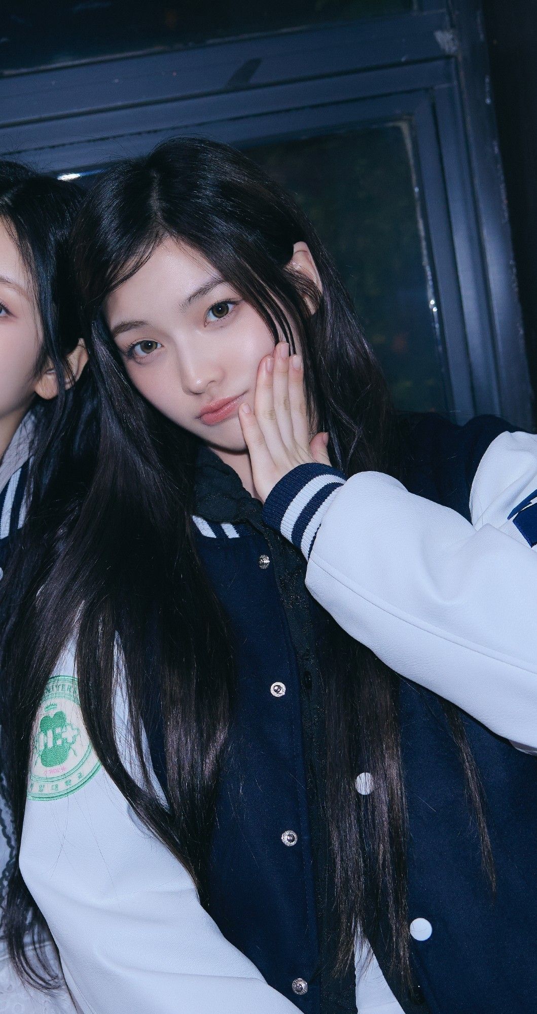 Behind-the-scenes cut of Iroha (ILLIT)