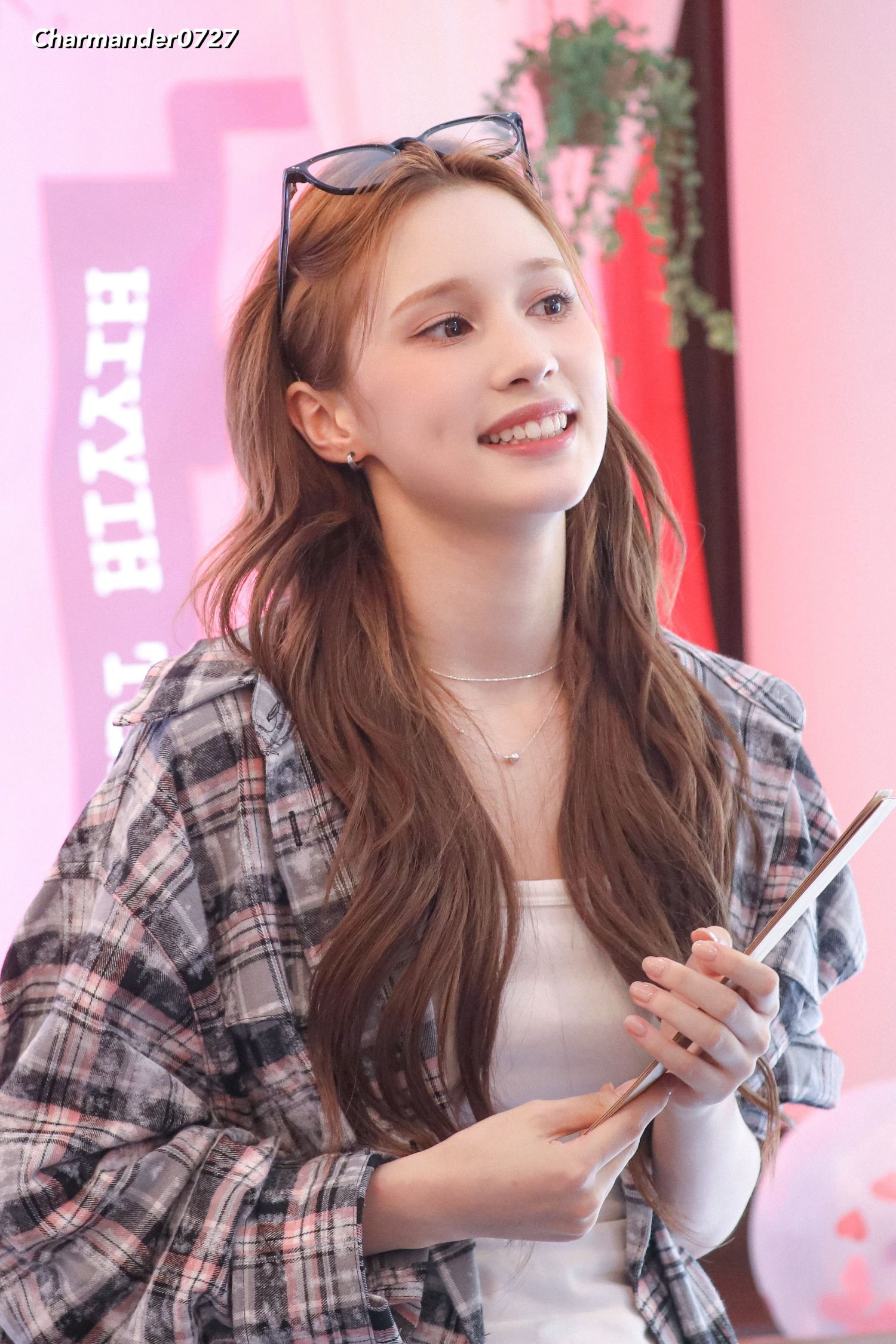 A moment captured by Huening Bahiyyih (Kep1er)'s fan