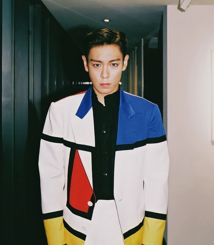 Behind-the-scenes cut of T.O.P