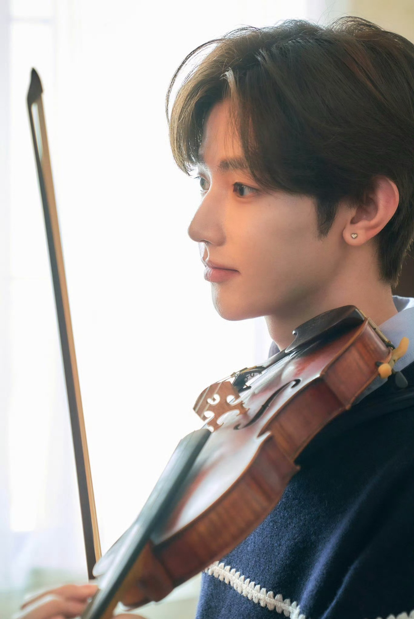 ジャン・ハオ (ZEROBASEONE)の舞台裏ショット