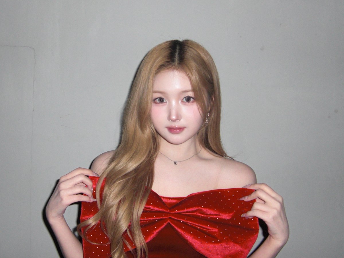 Behind-the-scenes cut of Joobin (tripleS)