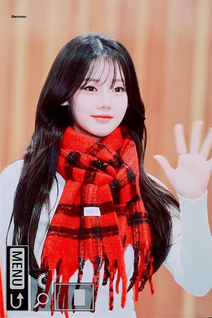 Latest photo of Rora (BABYMONSTER)