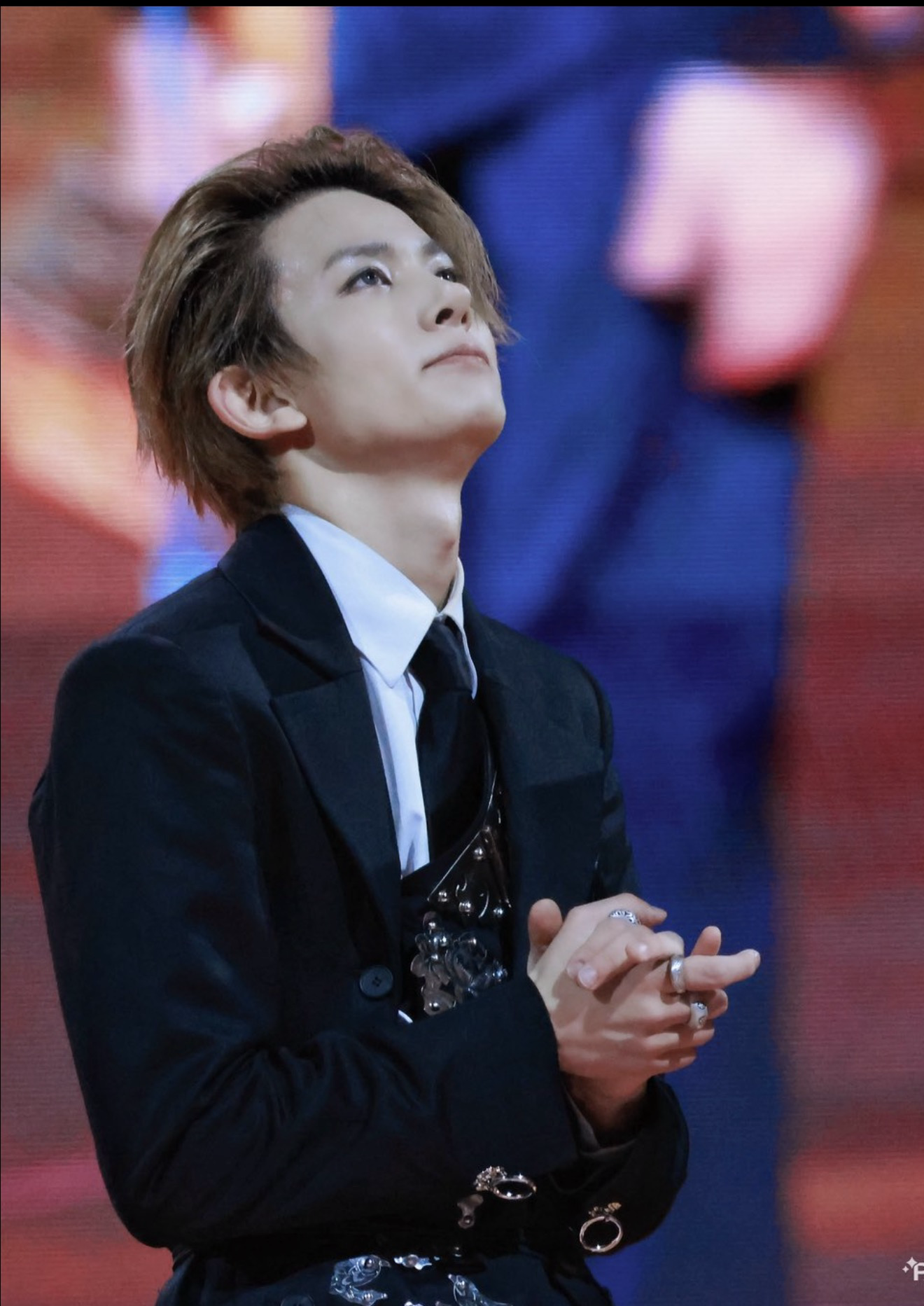 Foto aktivitas terbaru Heeseung (ENHYPEN)