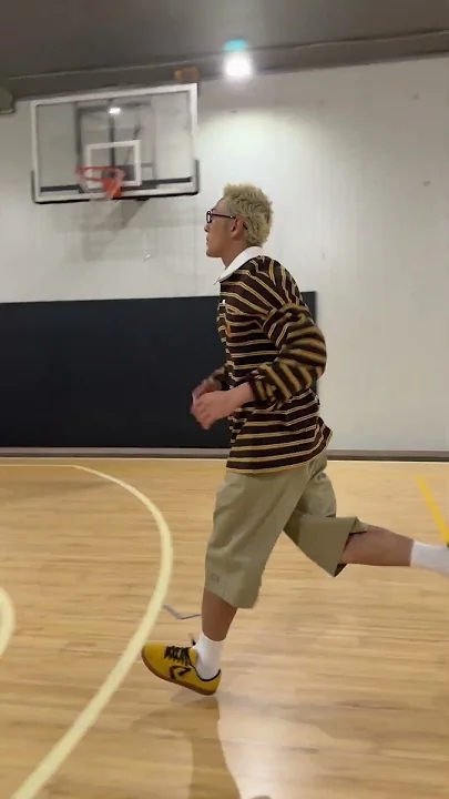 Behind-the-scenes cut of Baekho