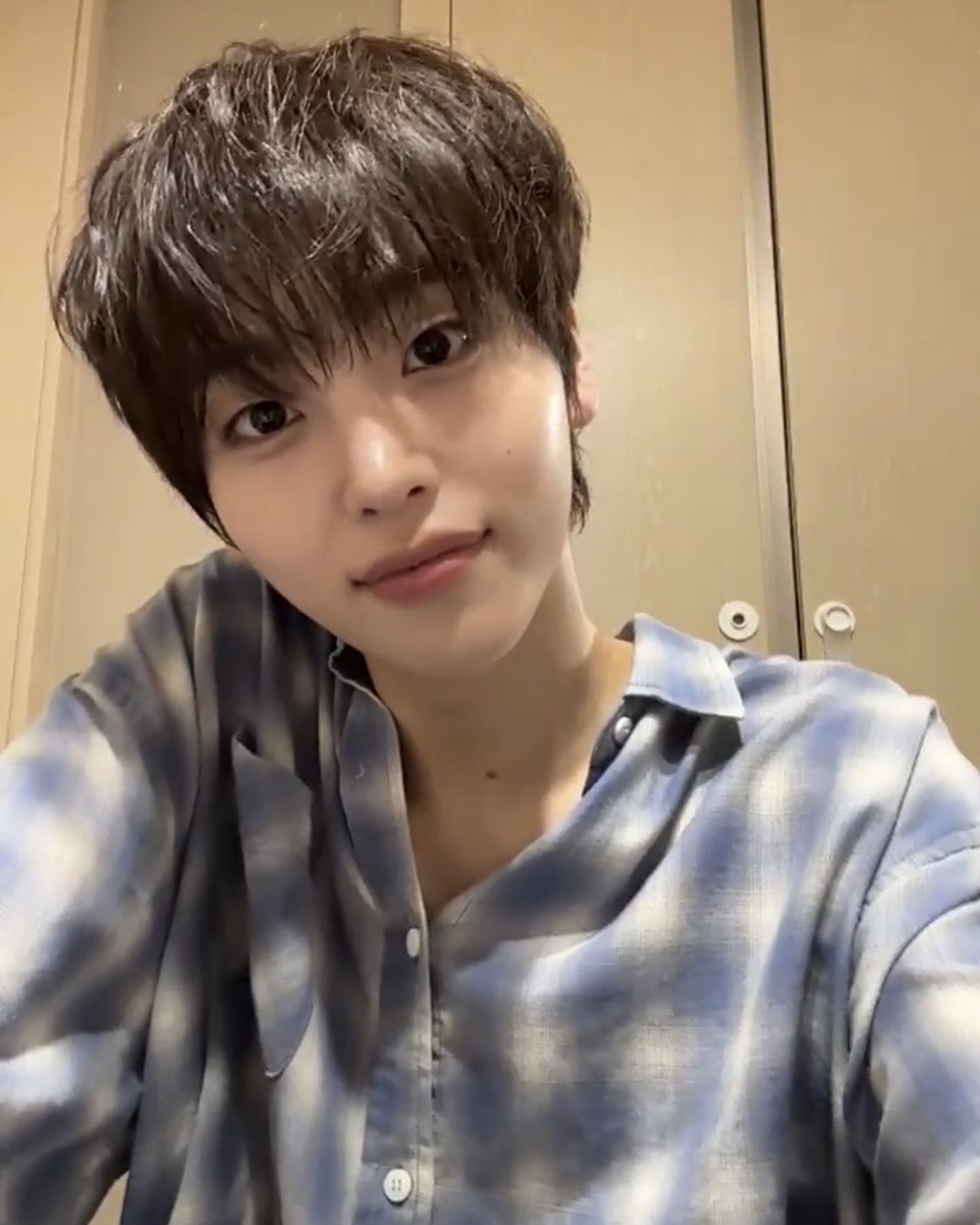 Recent activity shot of Hyeongjun (CRAVITY)
