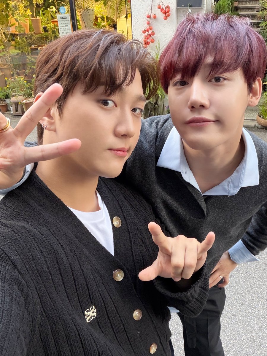 A moment captured by GoldenChild's fan