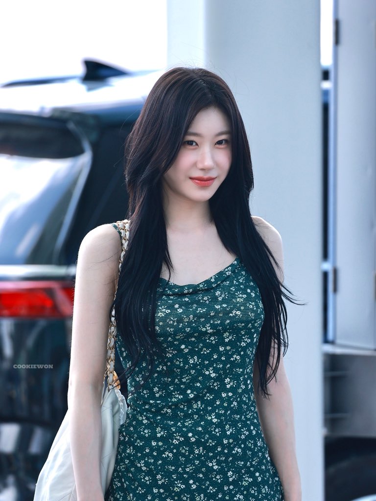 Behind-the-scenes cut of Chaeryeong (ITZY)