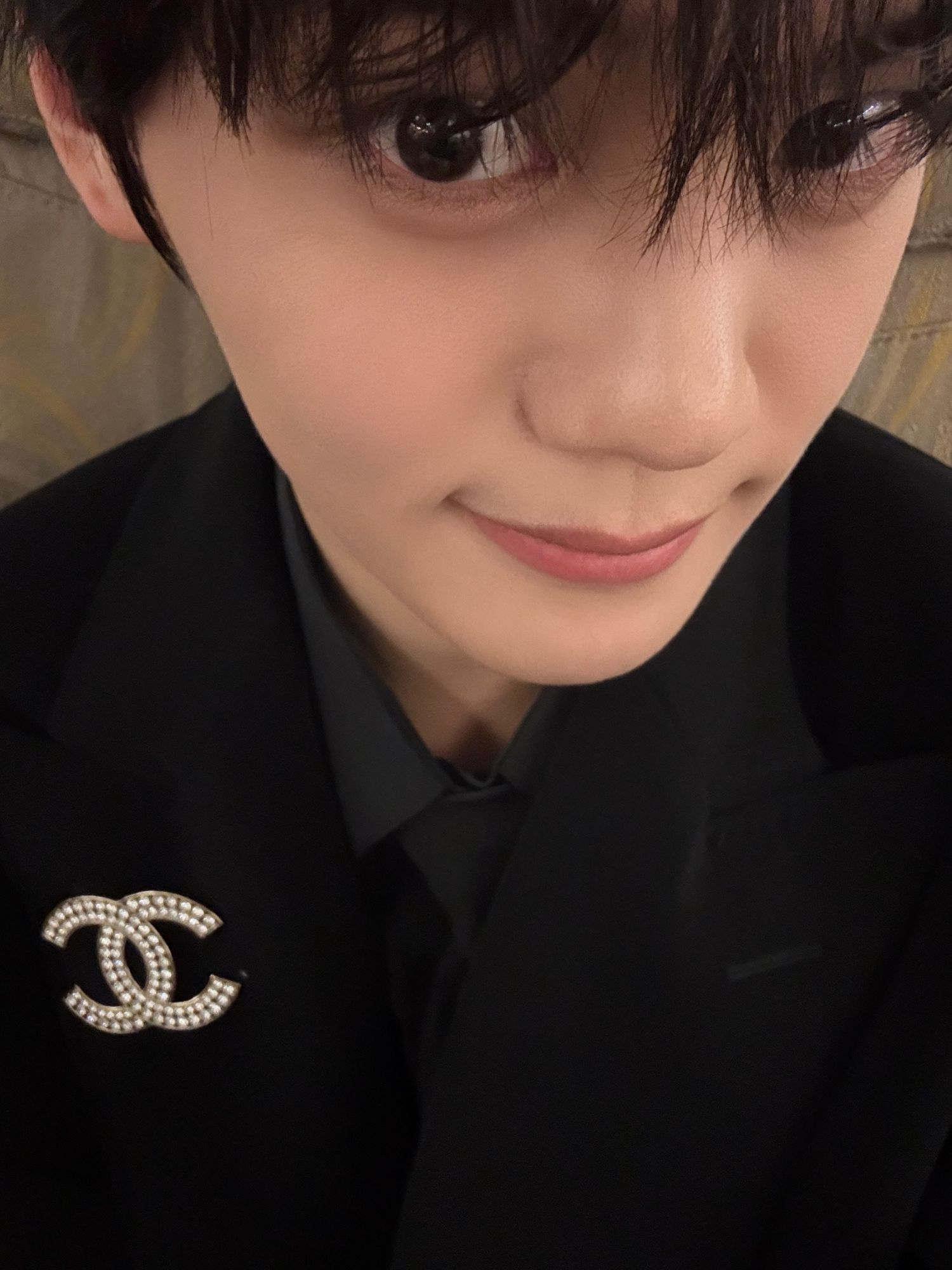 キム・ギュビン (ZEROBASEONE)の舞台裏ショット