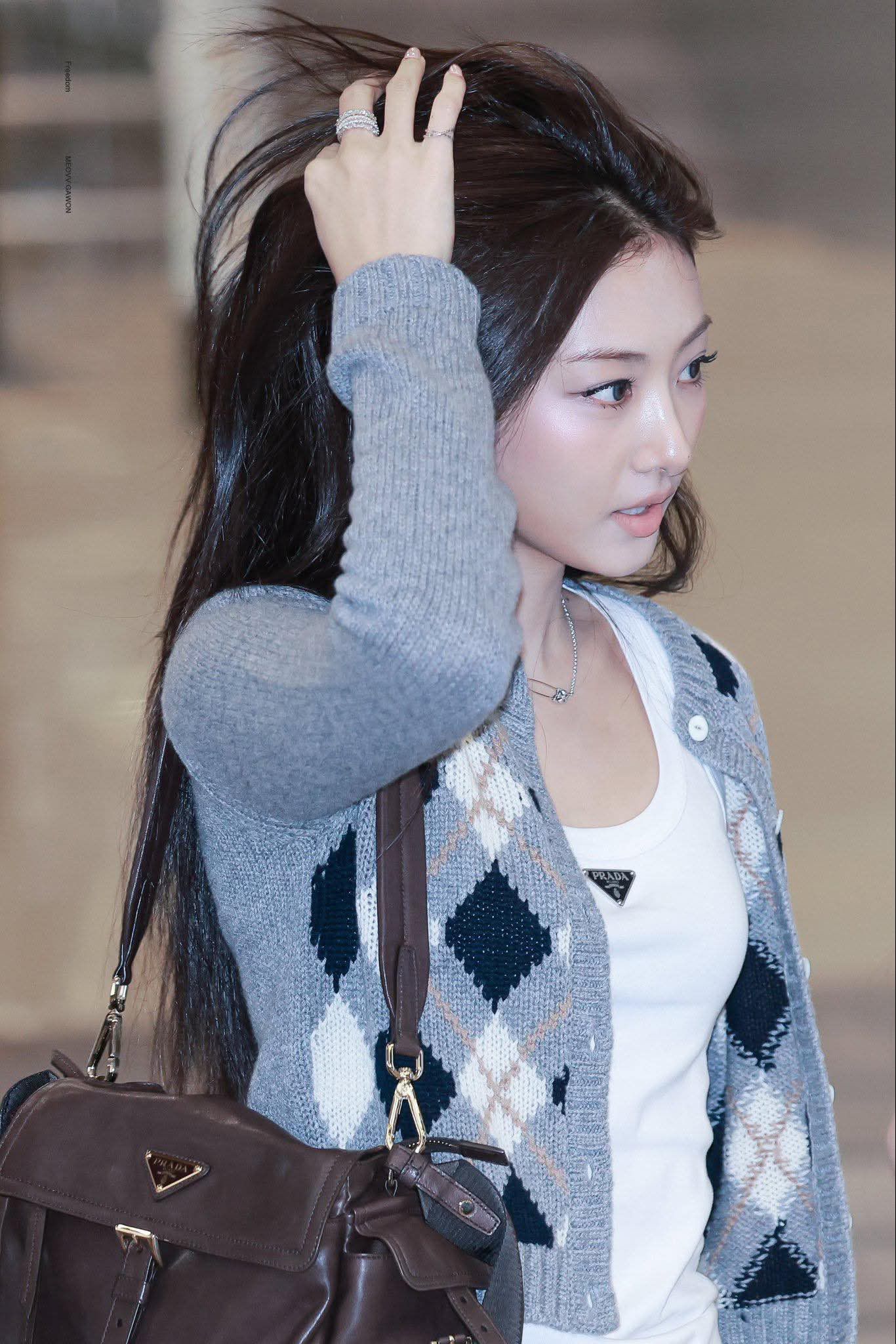 A moment captured by Gawon (MEOVV)'s fan