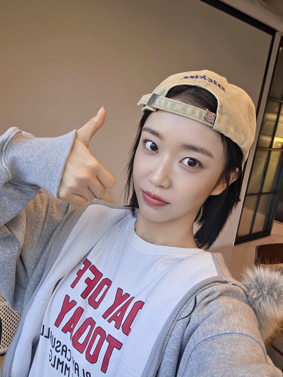 Behind-the-scenes cut of STAYC