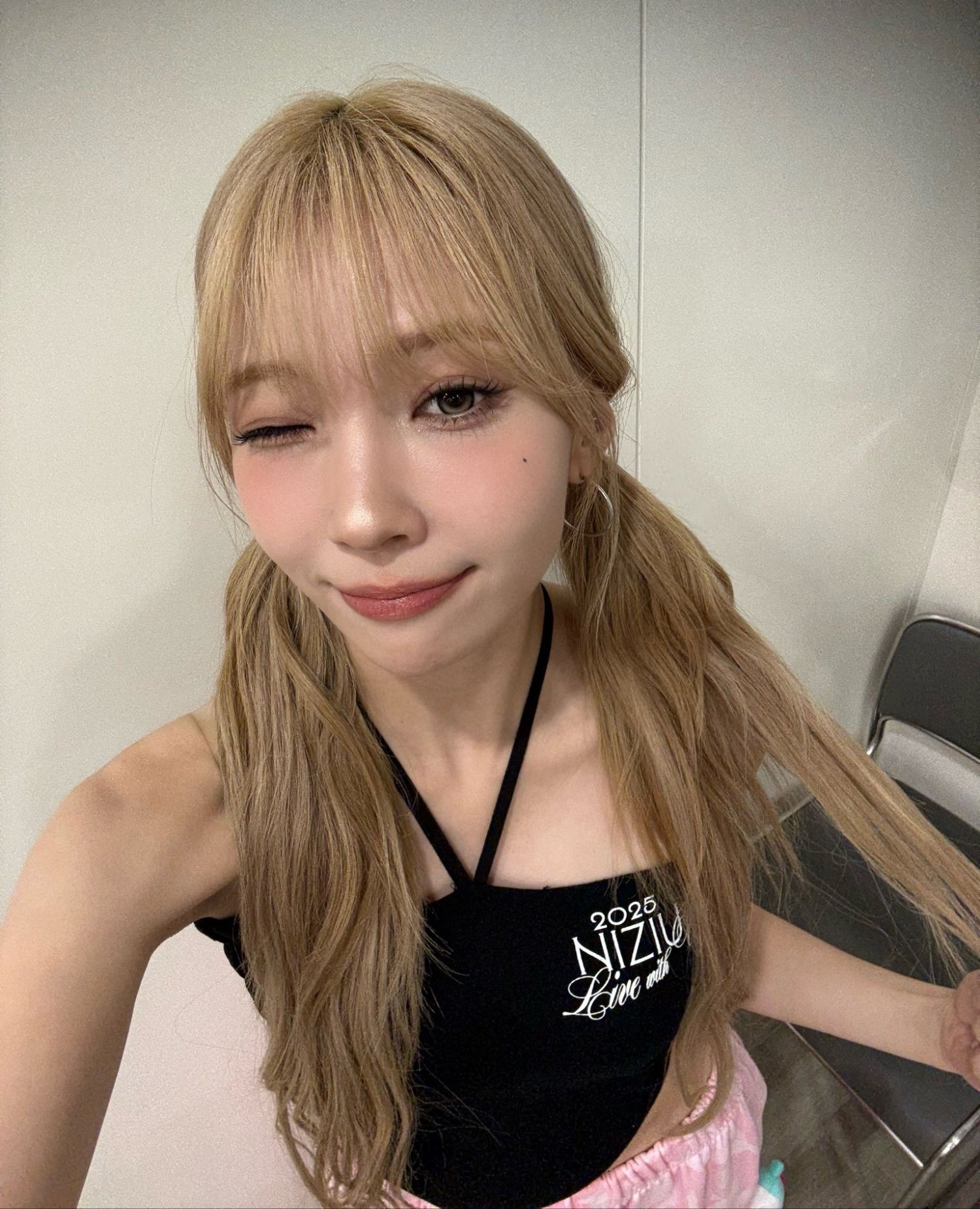 Behind-the-scenes cut of Mayuka (NiziU)