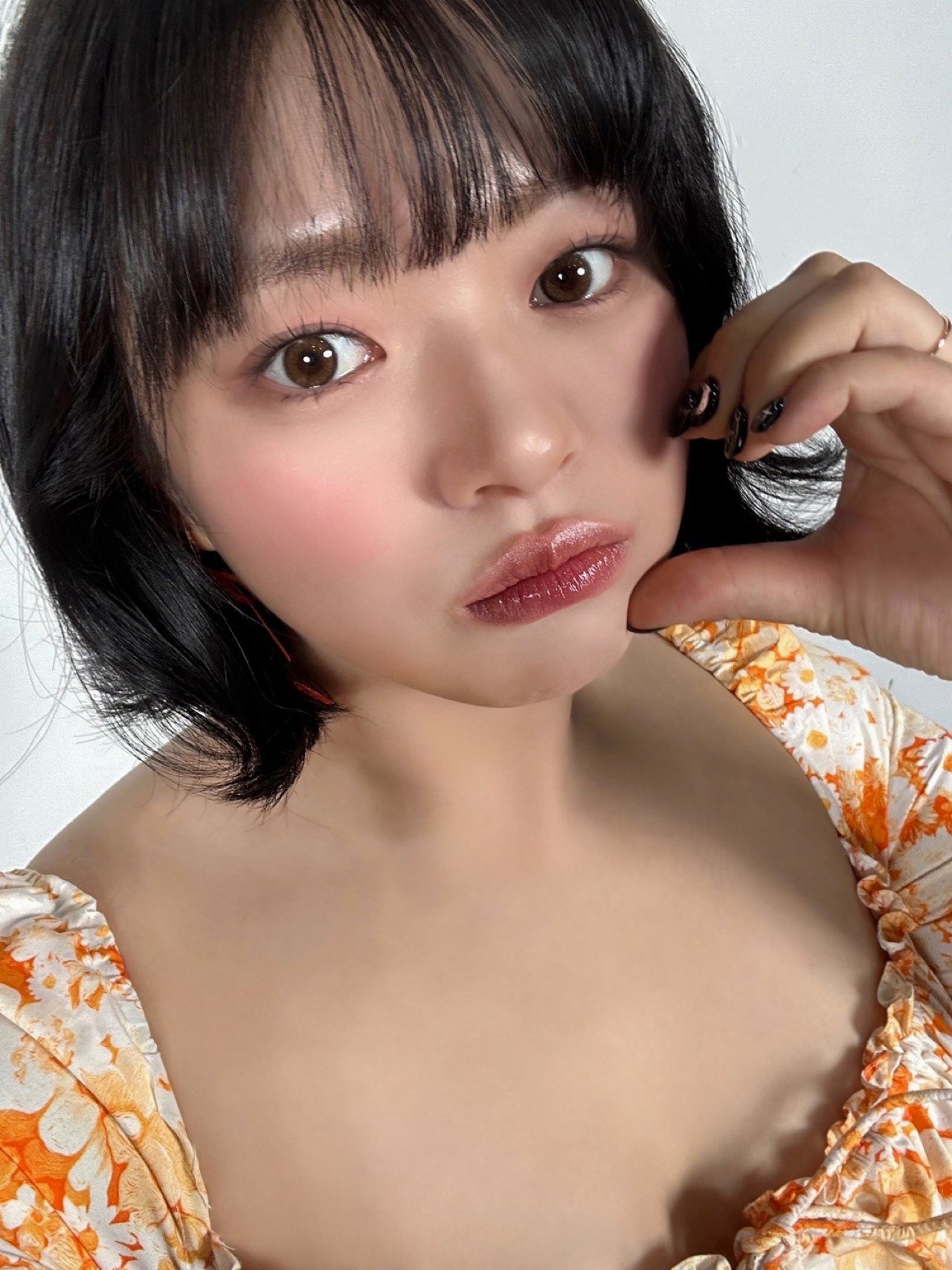 Recent activity shot of Jeongyeon (TWICE)