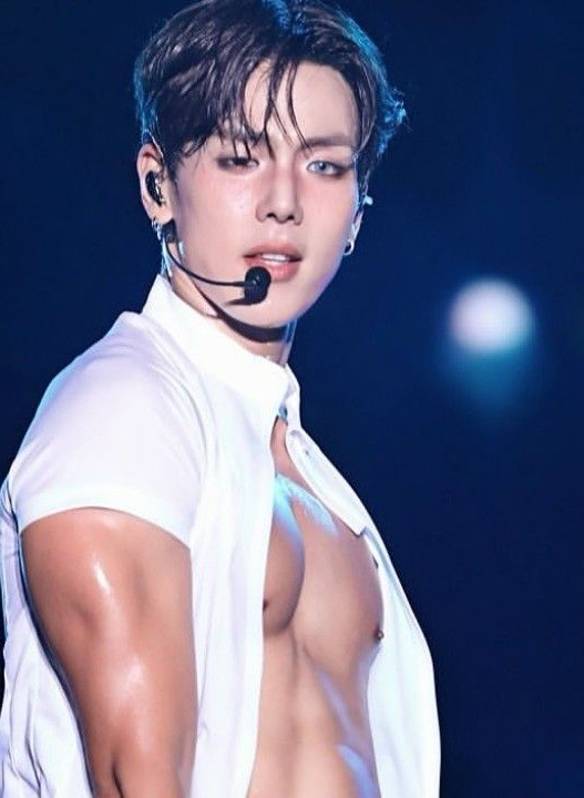 Recent activity shot of Shownu (MONSTA X)