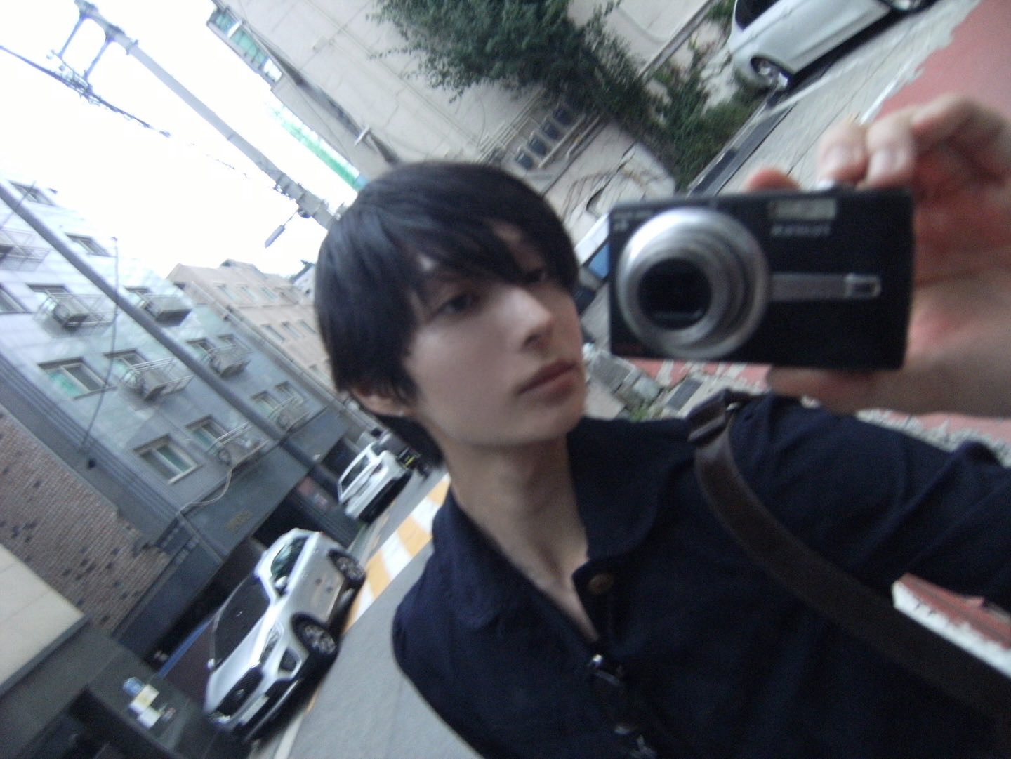 Behind-the-scenes cut of Donghwa (KickFlip)