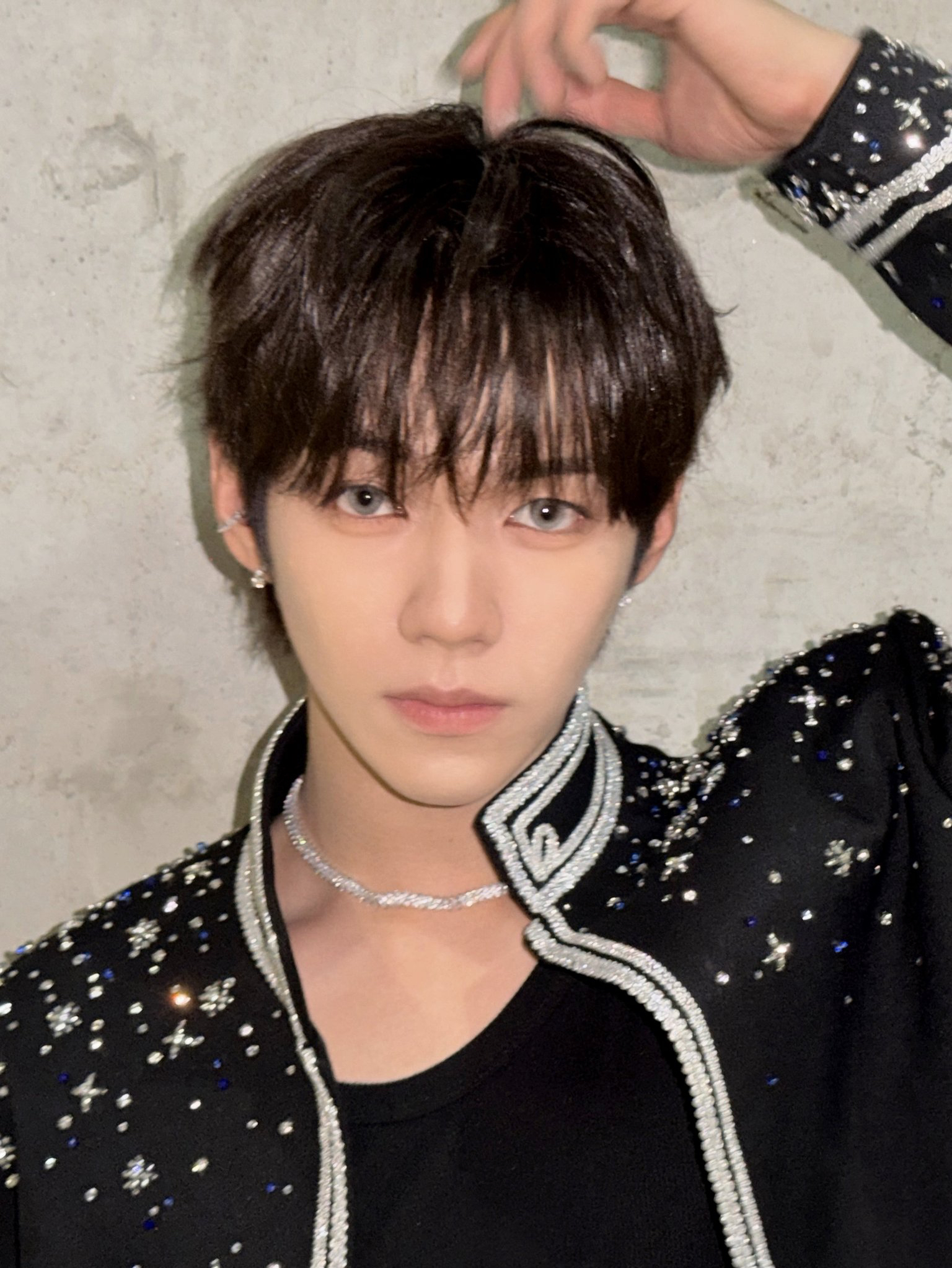 A moment captured by JL (AHOF)'s fan