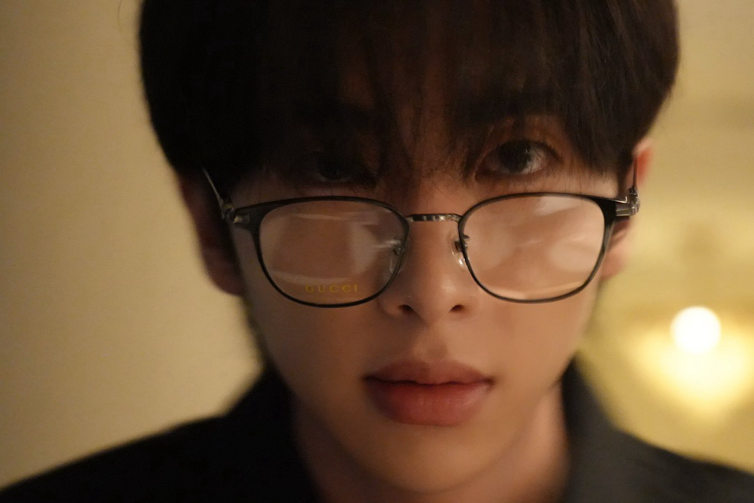 A moment captured by UP10TION's fan
