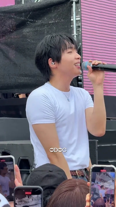 郑世云的最新活动照片