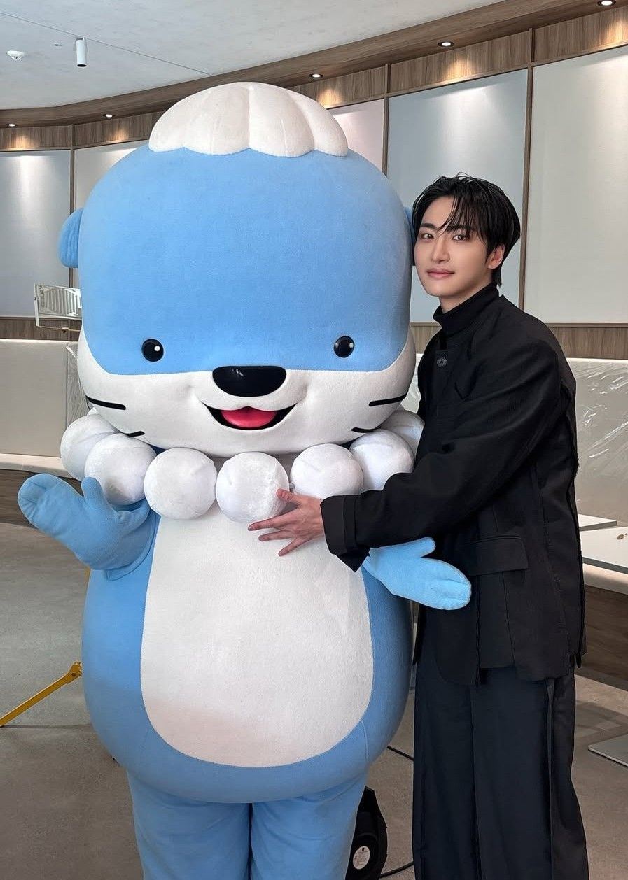 Recent activity shot of Seonghwa (ATEEZ)