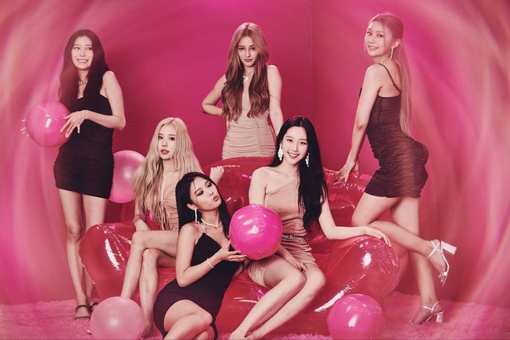 Behind-the-scenes cut of MOMOLAND