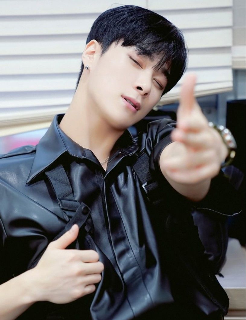 Behind-the-scenes cut of Moonbin (ASTRO)