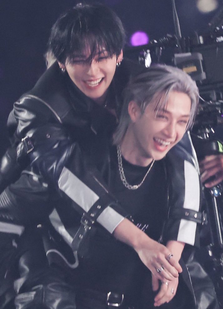 방찬 (Stray Kids)의 비하인드 컷