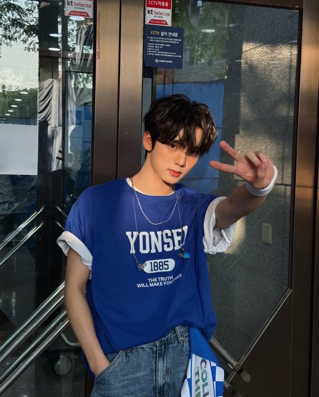 Recent activity shot of Han Yujin (ZEROBASEONE)