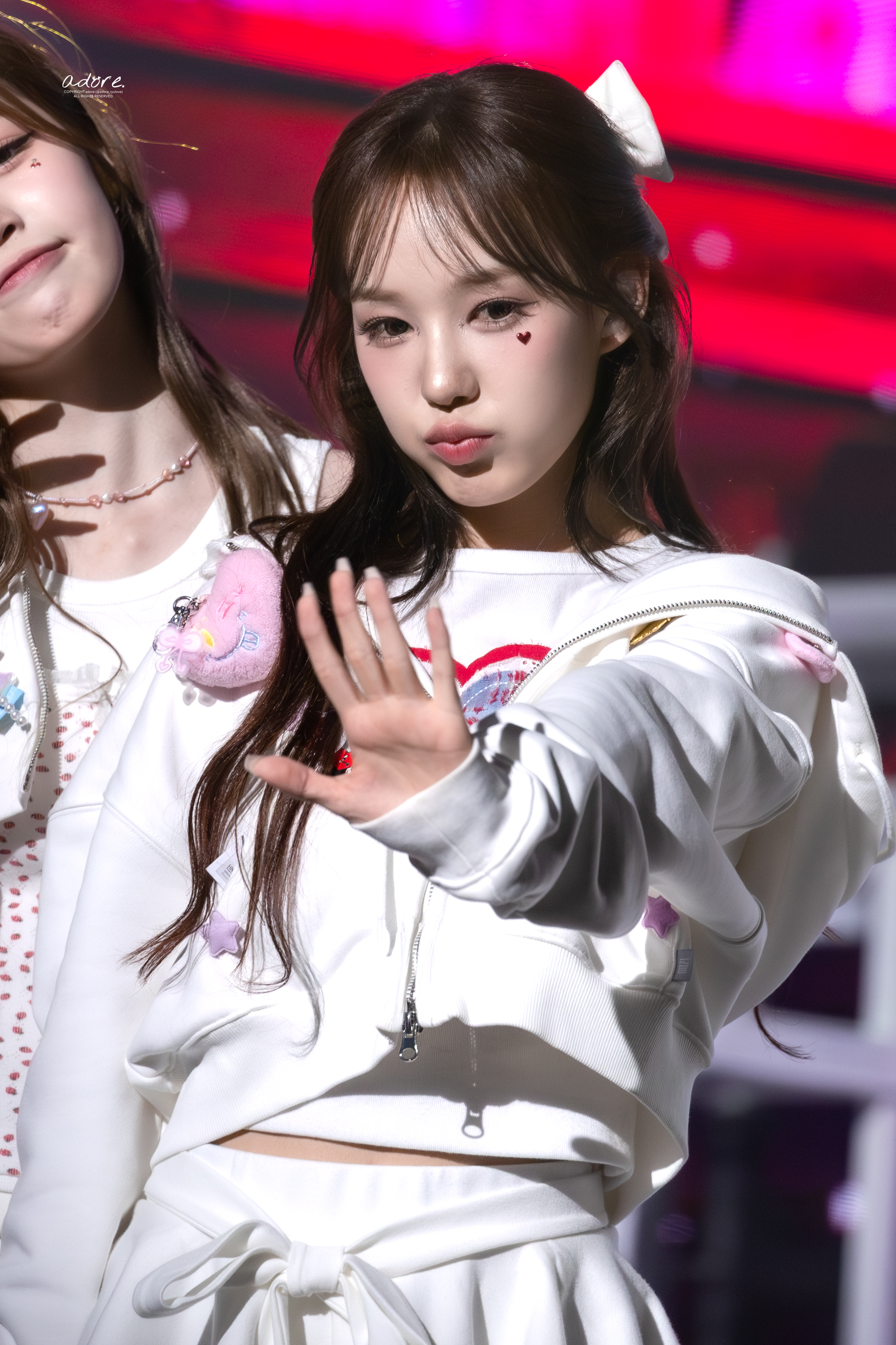 A moment captured by Ryu Sarang (izna)'s fan