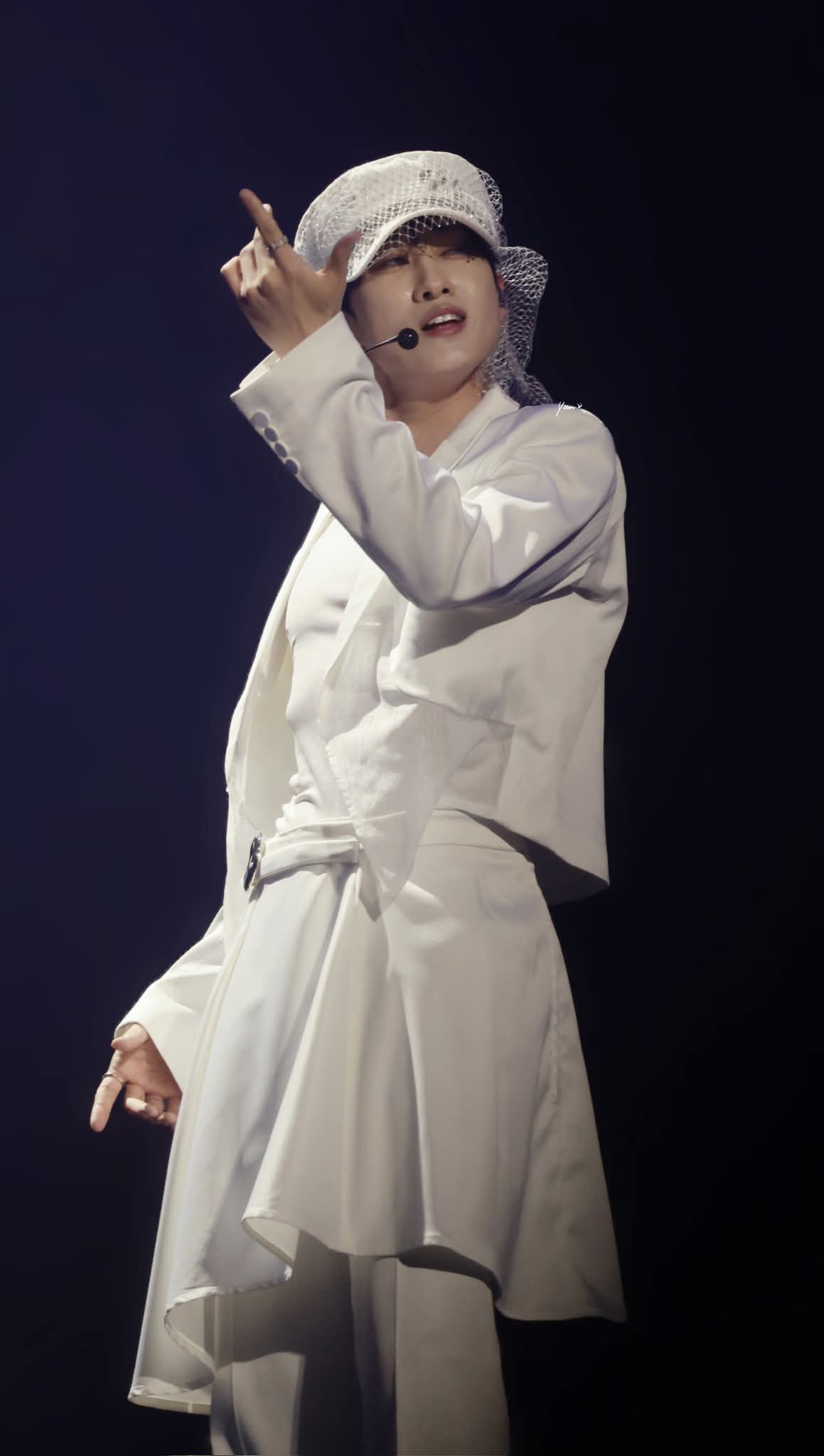 Behind-the-scenes cut of Eunhyuk (Super Junior)