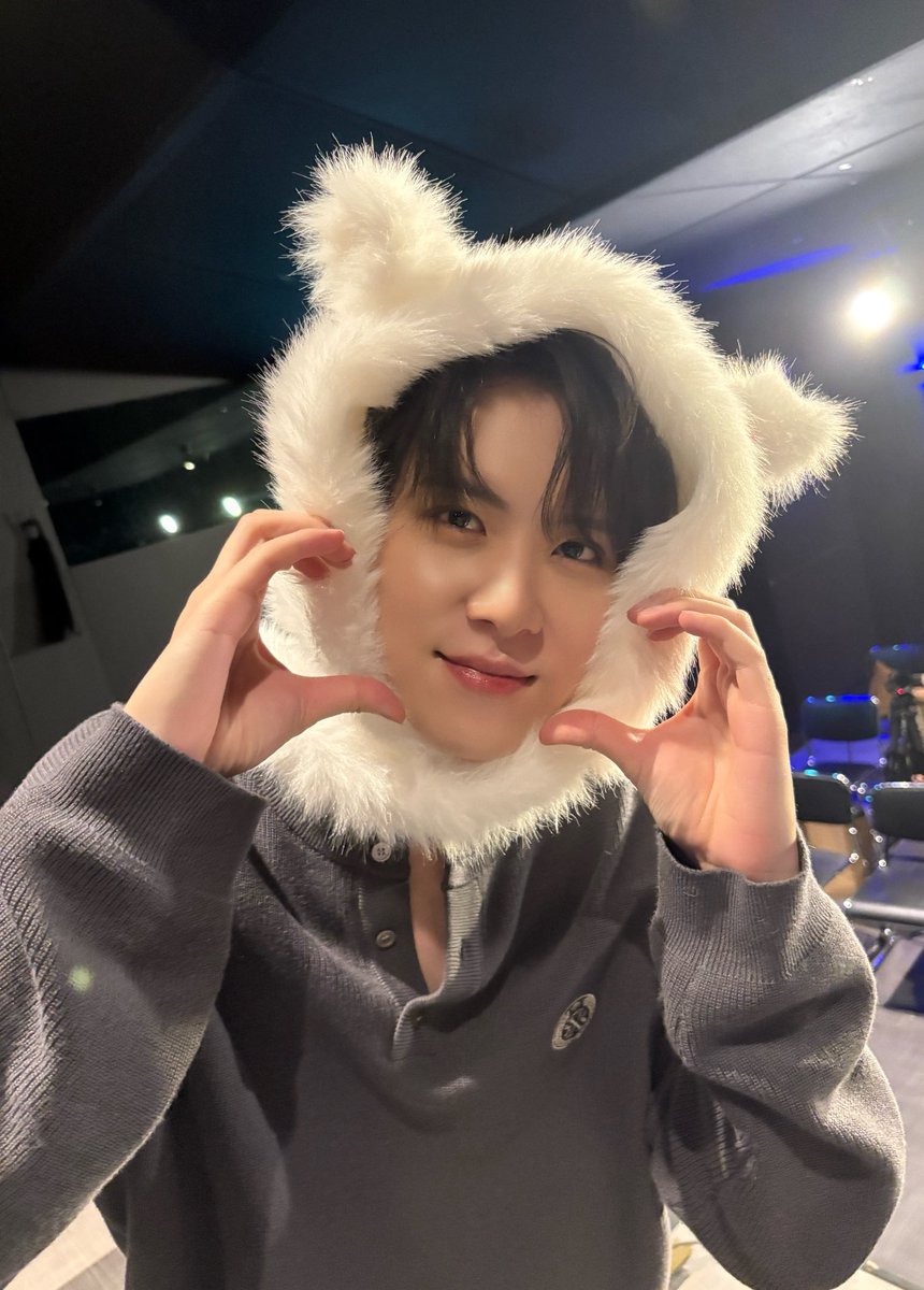 Behind-the-scenes cut of WEi