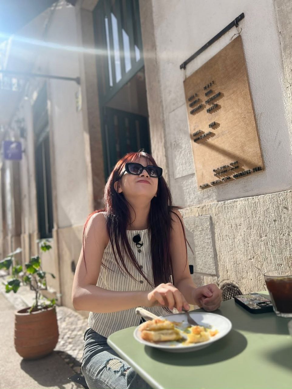A moment captured by An Yujin (IVE)'s fan
