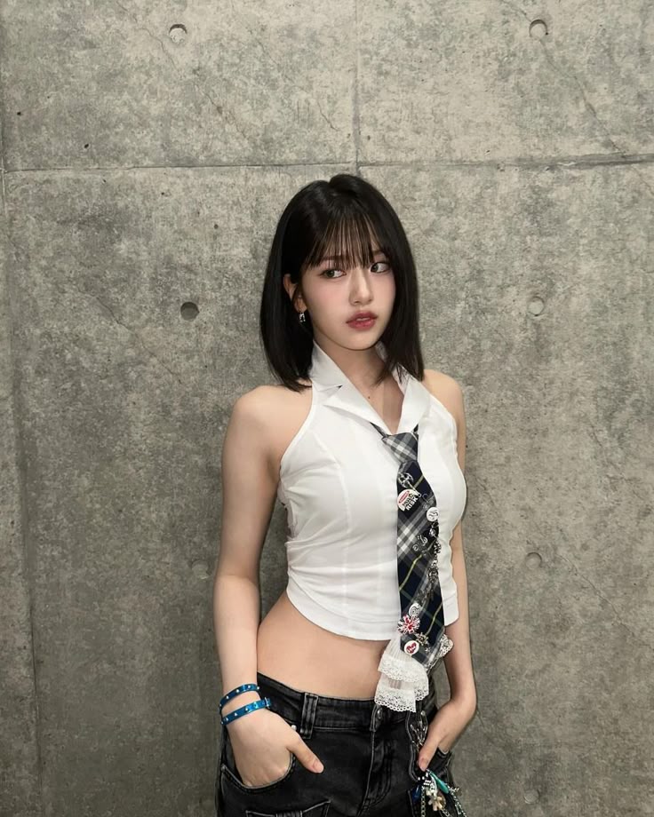 Recent activity shot of An Yujin (IVE)
