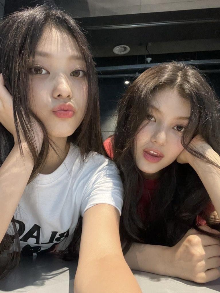 Recent activity shot of Haerin (NewJeans)