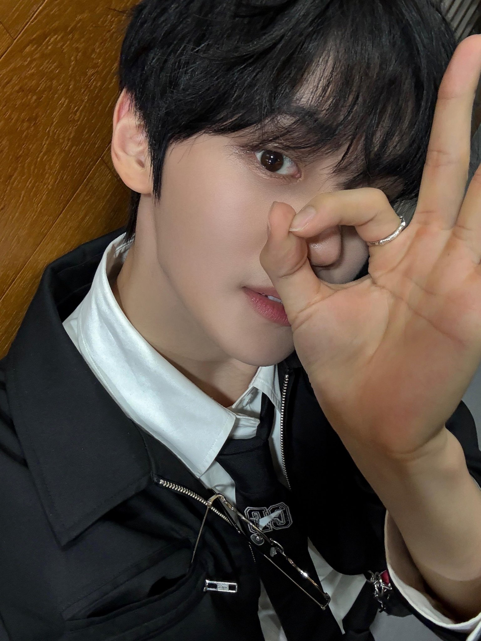 Behind-the-scenes cut of Kim Gyuvin (ZEROBASEONE)