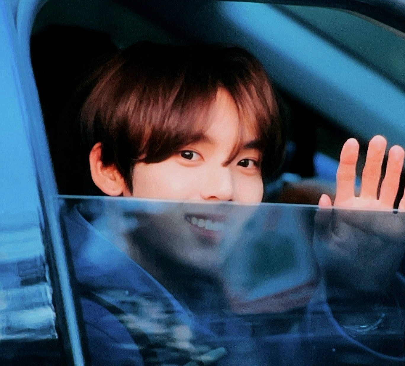 Recent activity shot of Han Yujin (ZEROBASEONE)