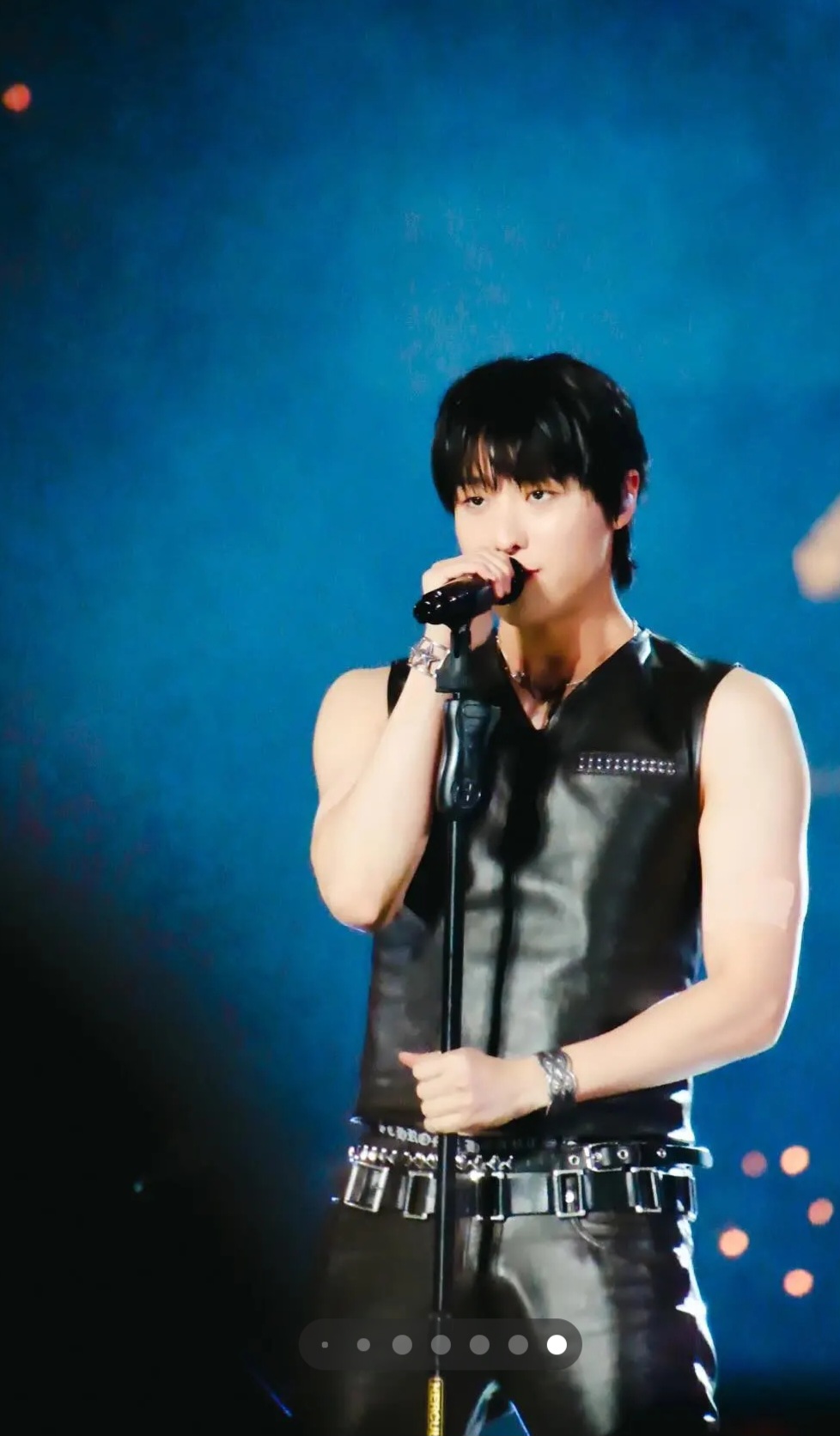 The most beloved wallpaper among WOODZ's fans