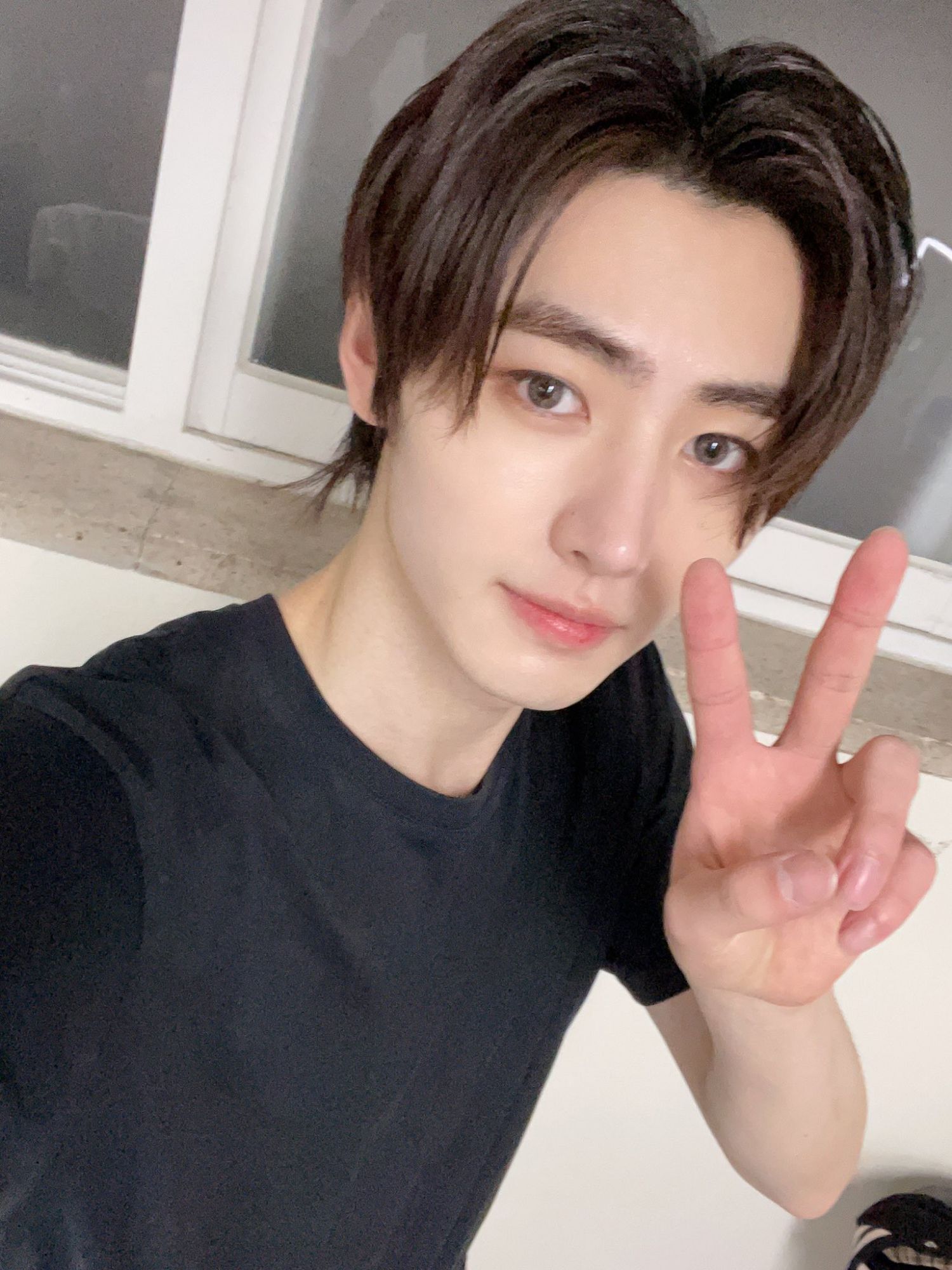 Latest photo of Sunghoon (ENHYPEN)