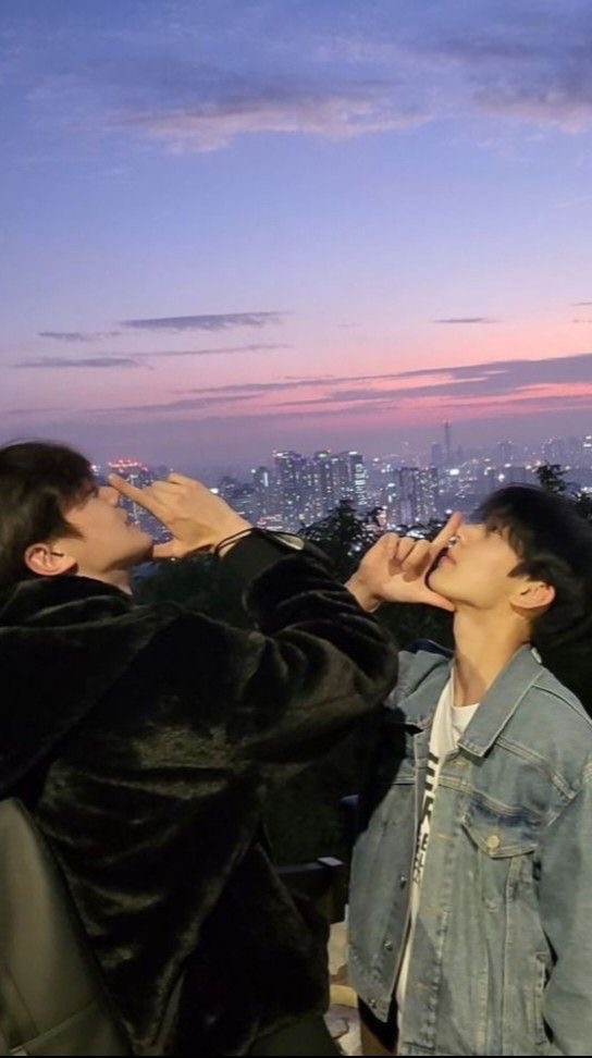 Foto aktivitas terbaru Han Yujin (ZEROBASEONE)