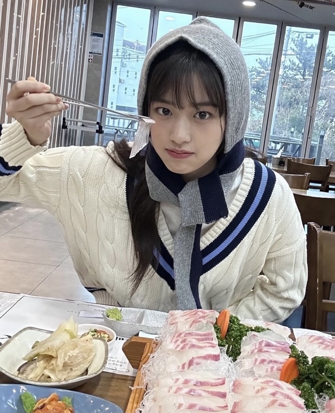 Behind-the-scenes cut of An Yujin (IVE)
