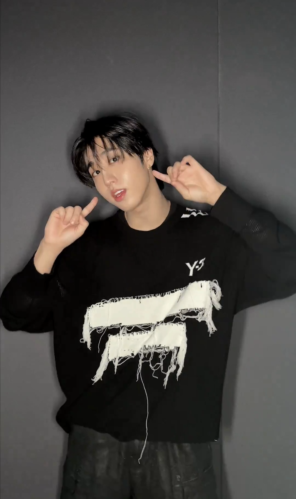 Today's most popular wallpaper in the HAN (Stray Kids) community