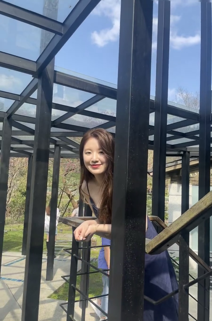 A moment captured by Shuhua (i-dle)'s fan