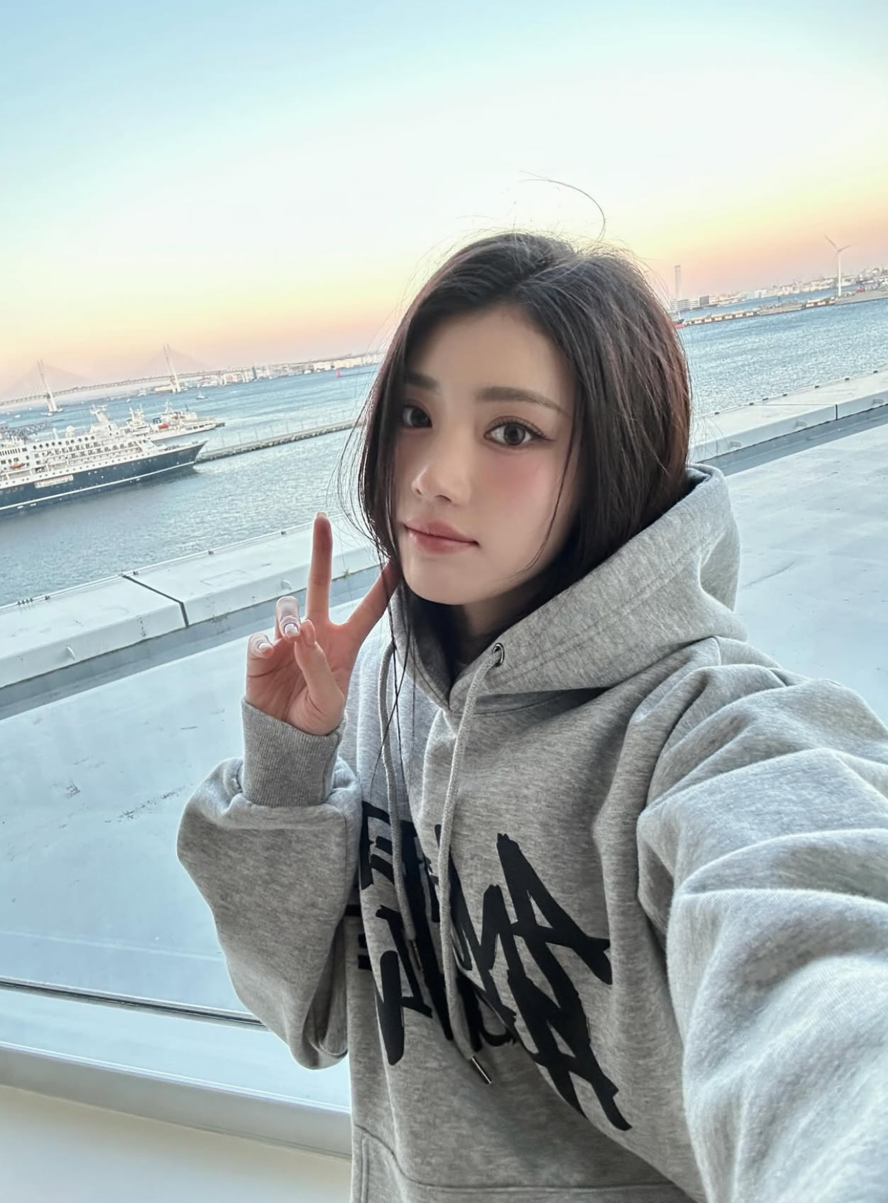 A moment captured by Xiao Ting (Kep1er)'s fan