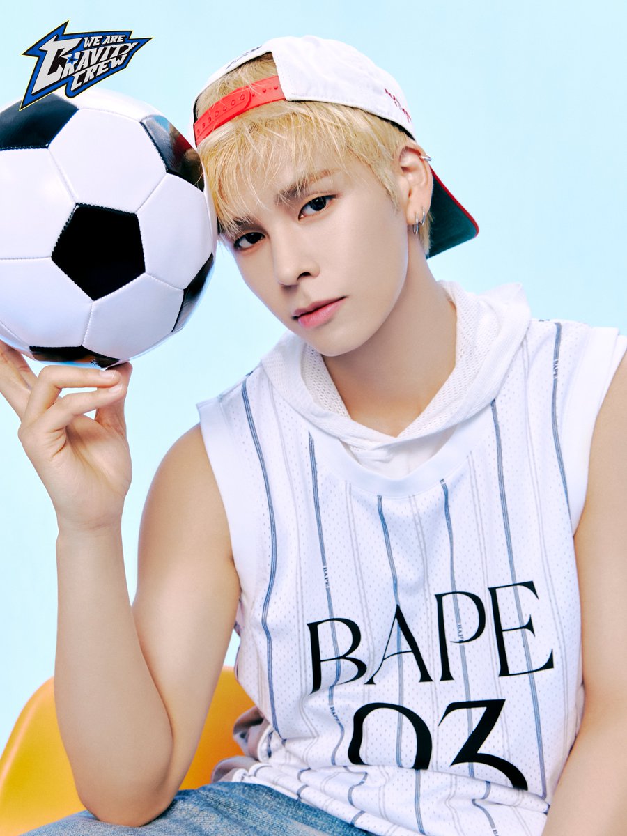 Behind-the-scenes cut of CRAVITY