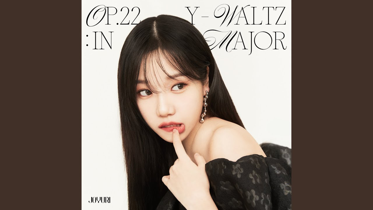 A moment captured by IZ*ONE's fan