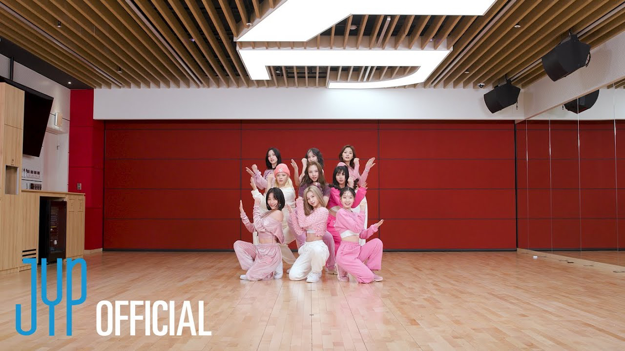 모모 (TWICE)의 비하인드 컷