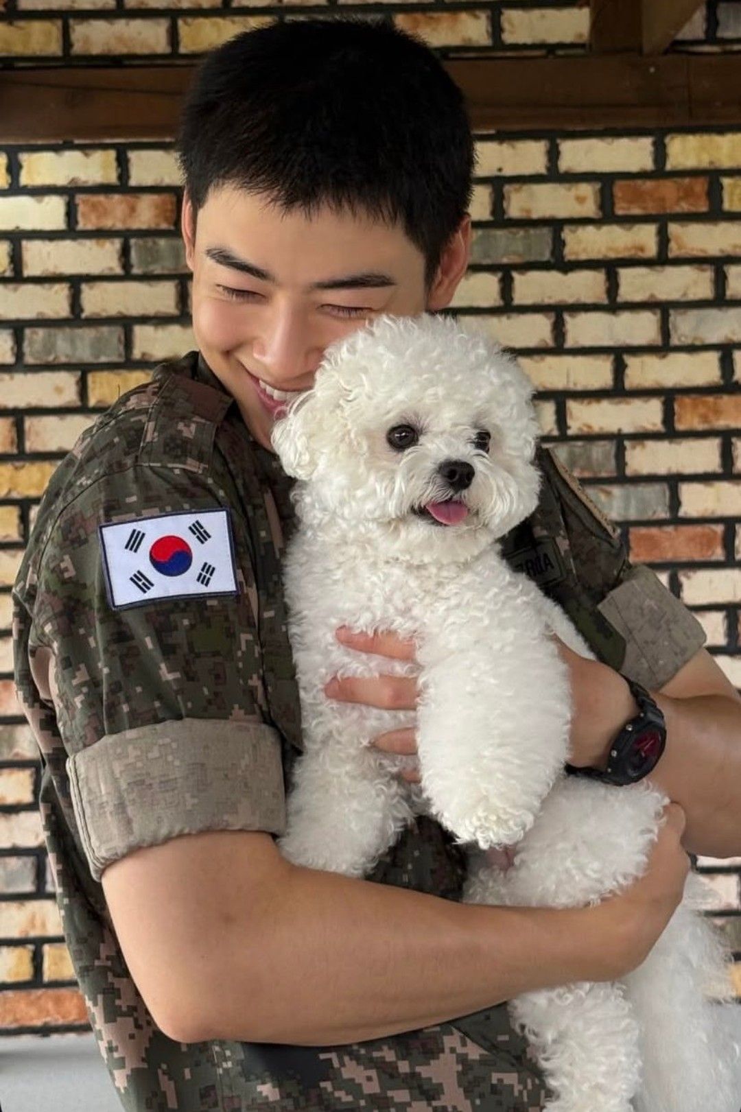 Latest photo of Eunwoo (ASTRO)